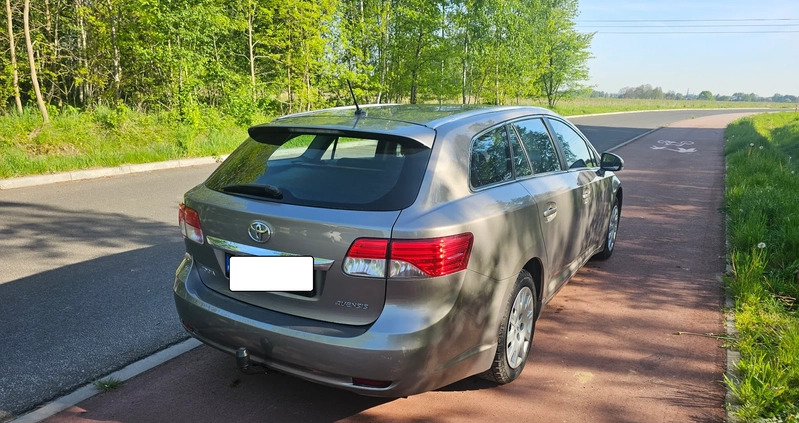 Toyota Avensis cena 32400 przebieg: 280000, rok produkcji 2014 z Chełmek małe 254